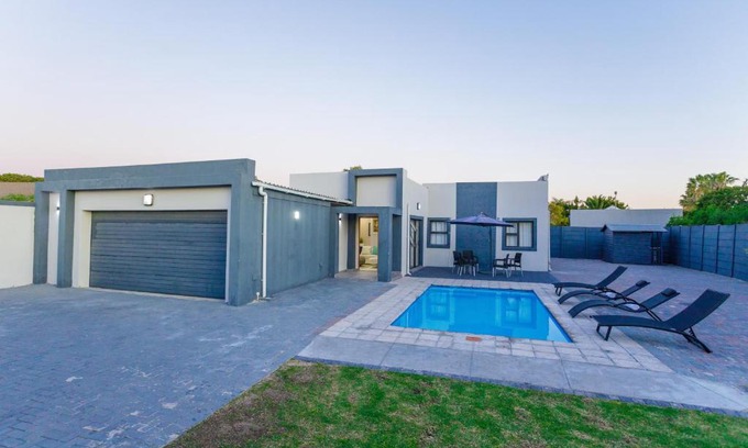 Bloubergstrand House | Cozier Glitz