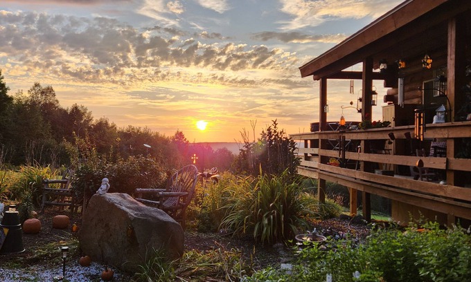Littleton Apartment | Cozy 1-bedroom apartment in charming Littleton with stunning mountain views!