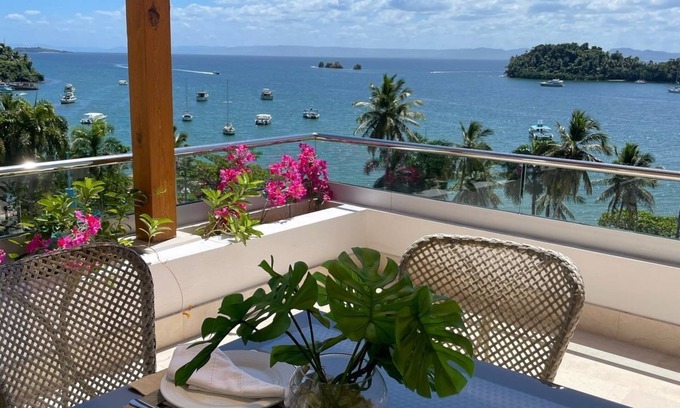 Barrio La Fortaleza Vieja Condo | Cozy 1-bedroom condo in Samana w/AC, WiFi, fitness room, pool and amazing view.