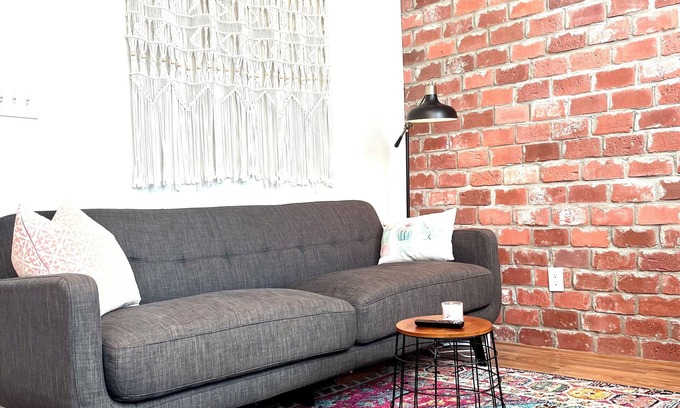 Downtown Greensboro Condo | Cozy 1-bedroom condo with AC and WiFi in fantastic Greensboro