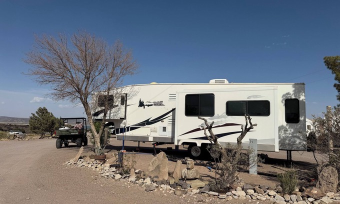 Truth or Consequences House | Cozy 1-bedroom Rv with pool,WiFi, AC in pleasant Elephant Butte
