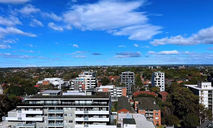 Burwood Apartment | Cozy 1B1B in Burwood CBD