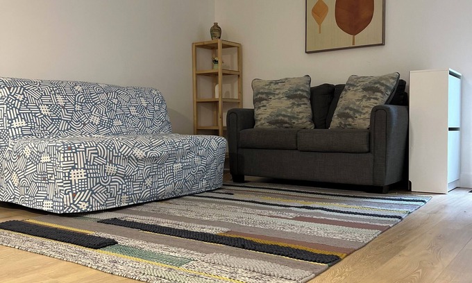 Willoughby House | Cozy 1bdrm suite near LEC and Hwy1. 1hr drive to Vancouver