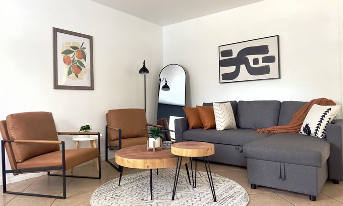 St. Cloud House | Cozy 2/1 Close to Theme Parks!