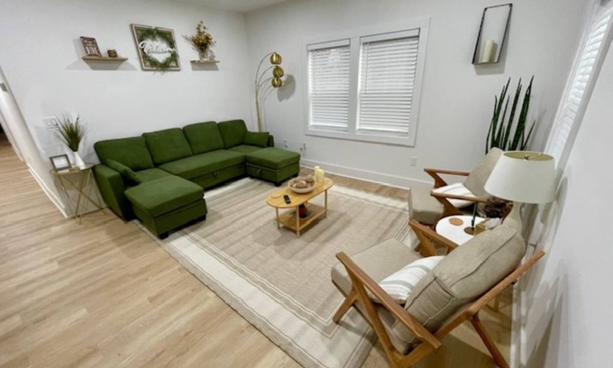 Church Street Apartment | Cozy 2/1 Duplex 10 minutes from ATL Airport- Unit B