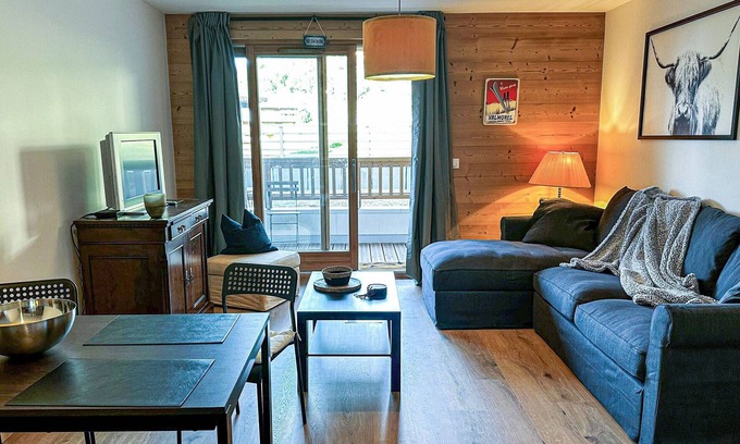 Valmorel Apartment | Cozy 2-bed apt, 7 guests, ski-in/ski-out, parking, wifi