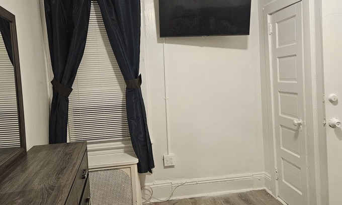 Williamsbridge Apartment | Cozy 2 bedroom apartment in a two-family house vert private in Bronx