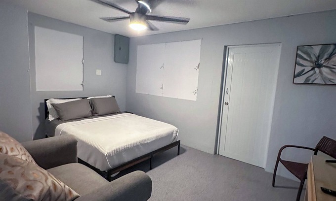 Bayamon Apartment | Cozy 2-bedroom apartment in the heart of Bayamón with WiFi & AC