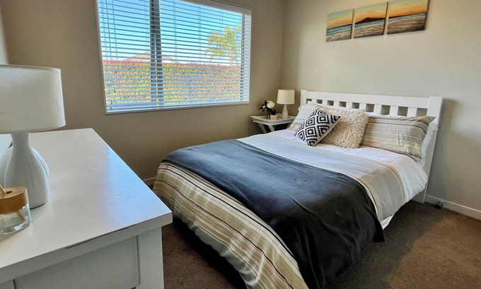 Silverdale House | Cozy 2-bedroom home in Central Millwater with WiFi