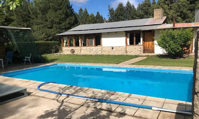 El Maiten House | Cozy 2-bedroom house with WiFi, AC in amazing El Maiten