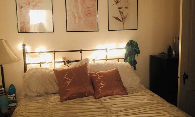 Cheyenne House | Cozy 2-bedroom house in Cheyenne with AC. Three minutes from Frontier Park.
