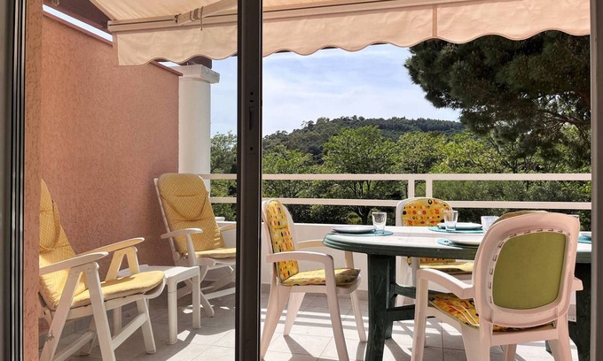 Cavaliere Apartment | Cozy 2-BR Apartment with Terrace & Parking, 200m from Beach - Le Lavandou