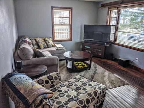 Davenport House | Cozy 2 BR House in Davenport