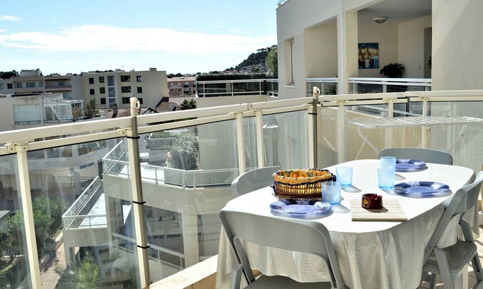 Cavaliere Apartment | Cozy 2-Room Apartment for 4 with Balcony, AC, and Private Garage in Cavalaire-sur-Mer