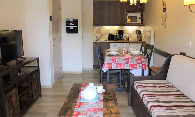 Les Claux Apartment | Cozy 2-Room Apartment, Sleeps 4, Ski-In/Ski-Out, Pool Access, Private Parking