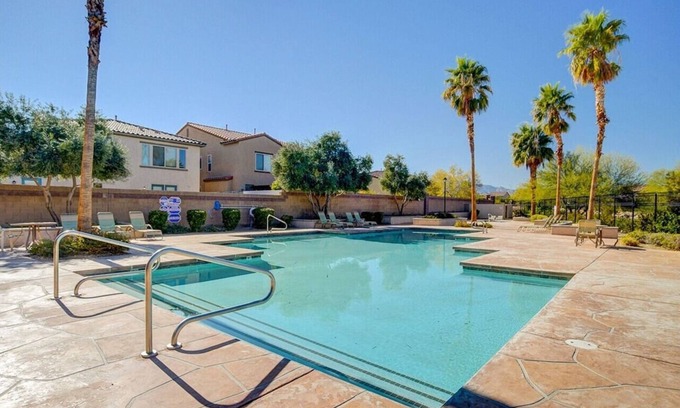 Enterprise Apartment | Cozy 2Bed 2Bath Pool Spa Gym Jogging Trails Sleeps 8