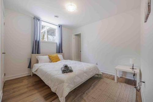 Niagara Falls Apartment | Cozy 2Bed Home 6 minutes to the FALLS!
