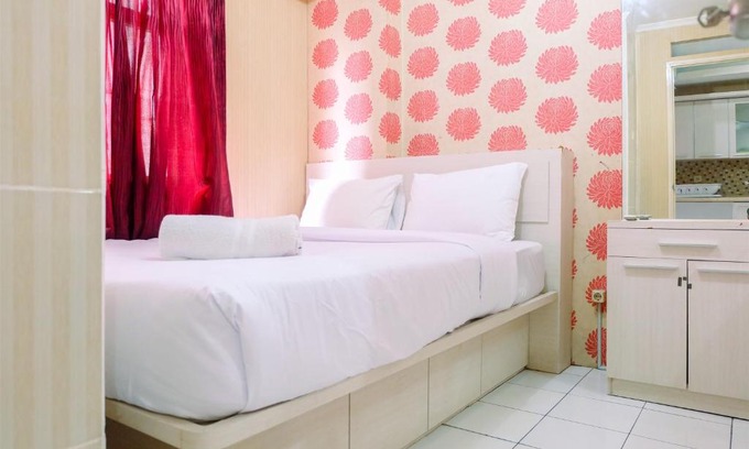 Pancoran Apartment | Cozy 2BR at Kalibata City Apartment By Travelio