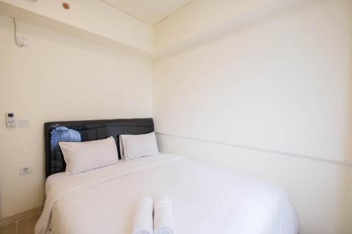 Cikarang Apartment | Cozy 2BR at Meikarta Apartment By Travelio
