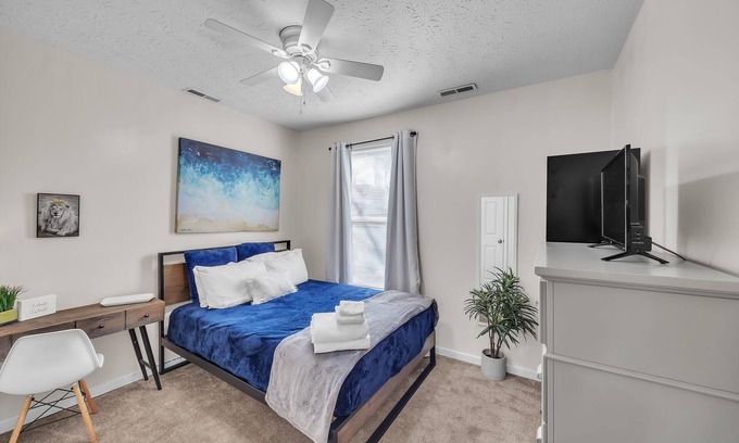 Ludlow House | Cozy 2BR Getaway | Near Downtown Cincinnati