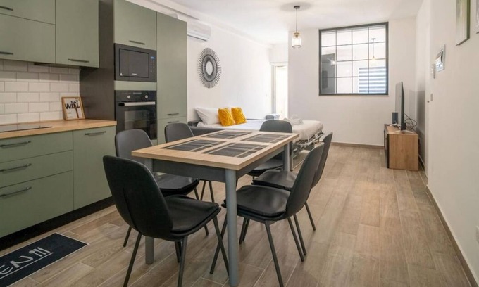 Msida Apartment | Cozy 2BR home with Balcony & WIFI in Central Msida