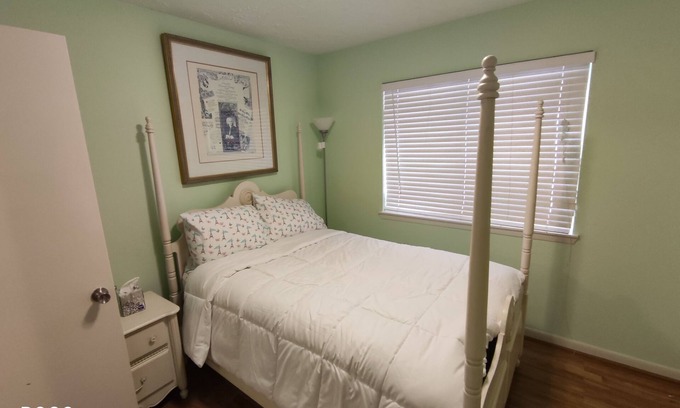 Highlands House | Cozy 3 bed home with a touch of Paris