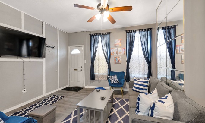 North Philadelphia House | Cozy 3-Bedroom Haven: Your Perfect Retreat Steps Away from La Salle University!