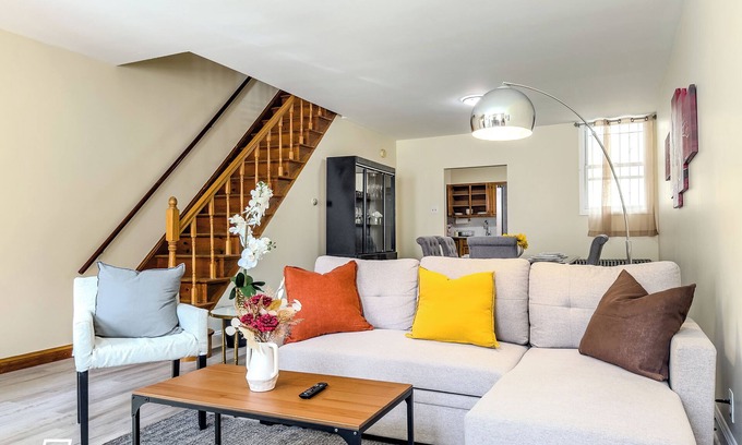 South Philadelphia Apartment | Cozy 3-Bedroom House in South Philly