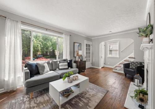 Euclid House | Cozy 3-Bedroom Near Cleveland
