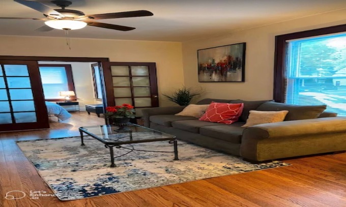 Waukegan Apartment | Cozy 3BR Apartment near Great Lakes Naval Station
