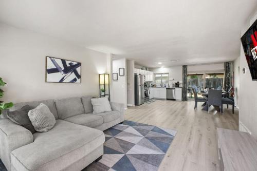 North San Antonio - SAT House | Cozy 3BR Home and Family-Friendly