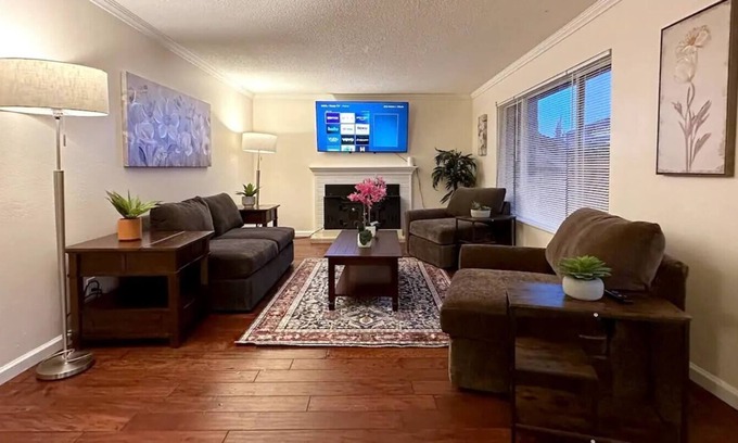 Everett House | Cozy 3BR House in Everett, WA