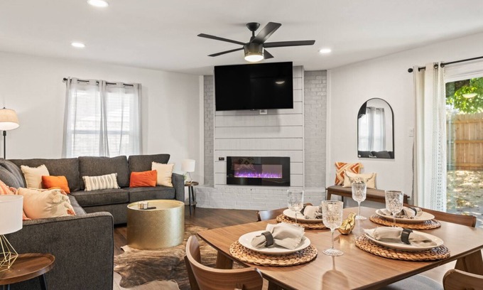 Weatherford House | Cozy 3BR with King Beds, Grill, AC, WiFi & Coffee! — Near Downtown Weatherford