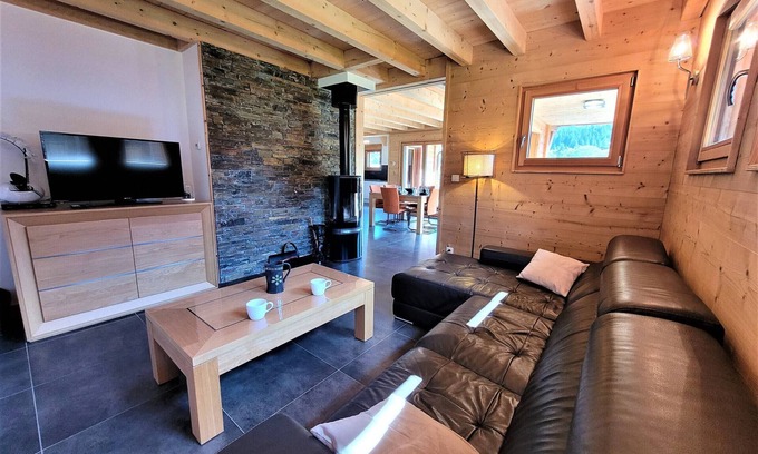 Les Gets Ski Chalet | Cozy 4* chalet in Les Gets, 3 levels, 6 pers., terrace, wood stove, wifi