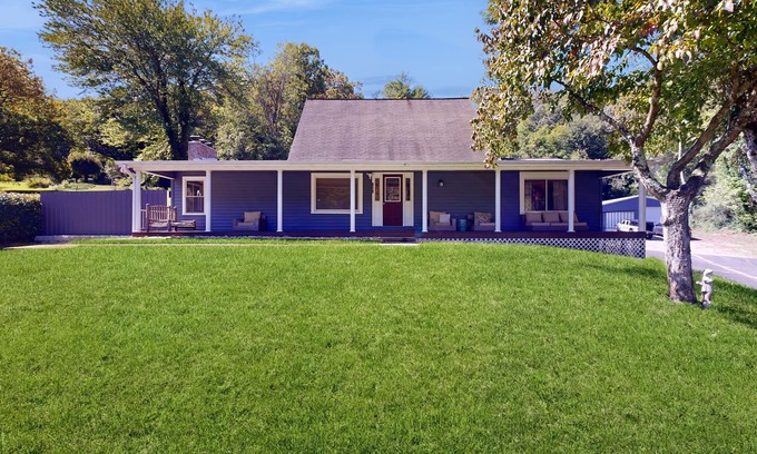 Bent Creek House | Cozy 4BR near Asheville biking and hiking