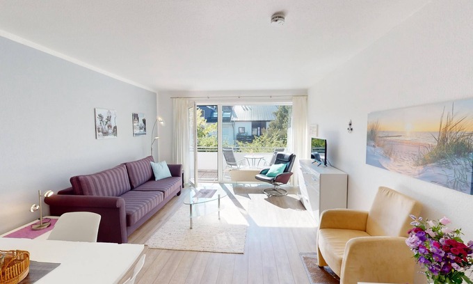 Neustadt in Holstein Apartment | Cozy 50 m² vacation apartment for 4 people and dog, with balcony and parking space.