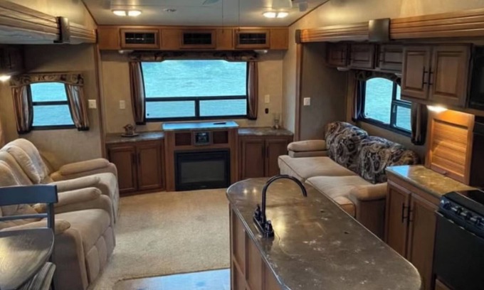 Onamia House | Cozy 5th wheel RV across Mille Lacs lake