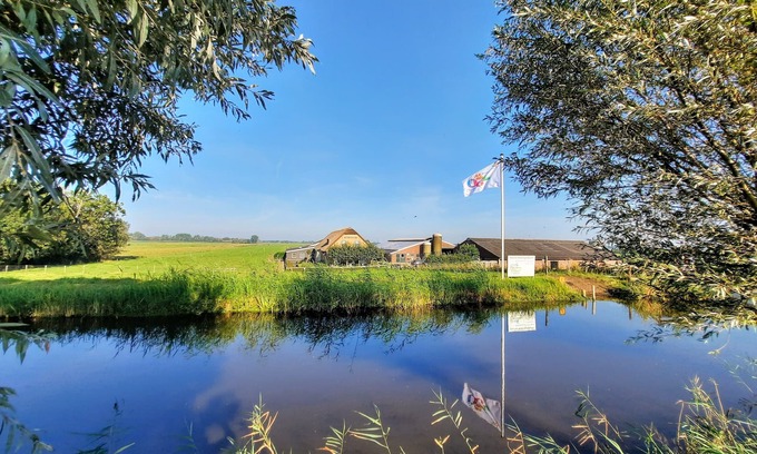 Gelderswoude Apartment | Cozy 6-person apartment on a farm