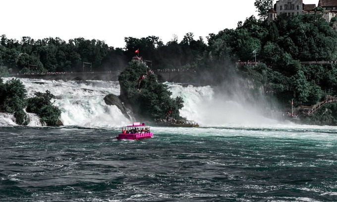 Neuhausen am Rheinfall Apartment | Cozy accommodation by the Rhine Falls