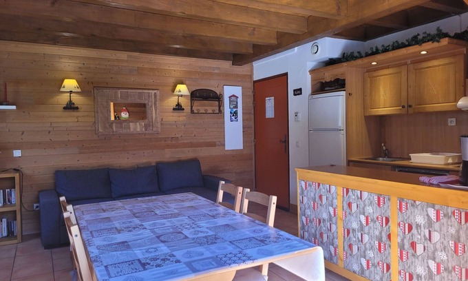 Pra Loup Ski Chalet | Cozy and Charming Half-Chalet for 6 with South-Facing Terrace