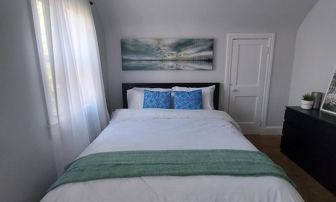 Ewing Apartment | Cozy and Clean 1-Bdr Apt in a Quiet Neighborhood
