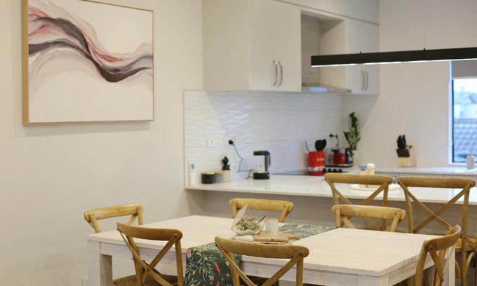 Sandringham Apartment | Cozy and comfortable, sunny three-storey building