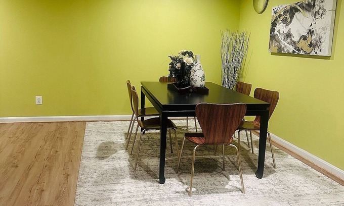 Lorton House | Cozy and Convenient 2-Bedroom Basement in Lorton