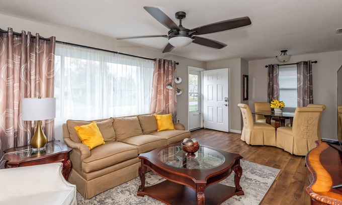 Kettering House | Cozy and relaxing 2br w/private back patio for outdoor dining