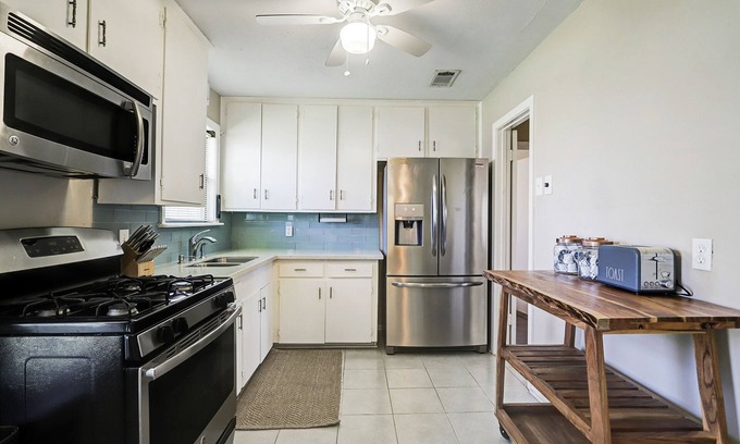 North Shore House | Cozy and Stylish home located 8 miles from Downtown Houston