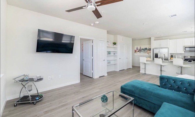 Northside Condo | Cozy and stylish htx condo