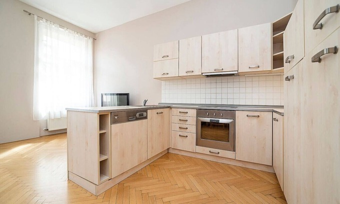 Zizkov Condo | Cozy and sunny apartment in uptown