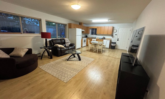 Coquitlam Apartment | Cozy and welcoming home in Coquitlam