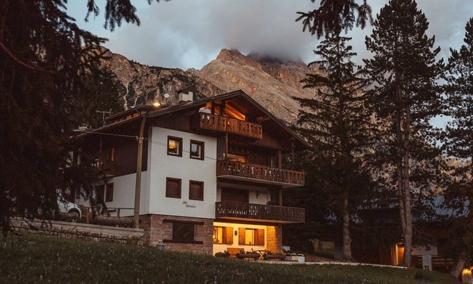 Cortina d'Ampezzo Apartment | Cozy apartment in prestigious Chalet