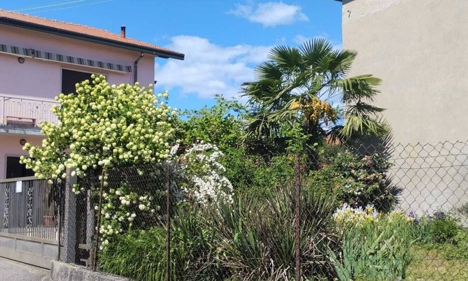 Mornago Apartment | Cozy apartment a few km from Varese, pets allowed.